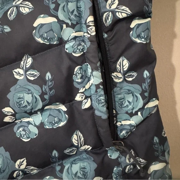 The North Face 550 Goose Down Women’s Puffer Vest Navy Floral Jacket Size XS - Picture 6 of 9